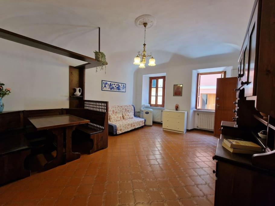 Silver Sands Finale Ligure - Traditional Apartment - 4 Beds & Terrace By The Beach Kültér fotó