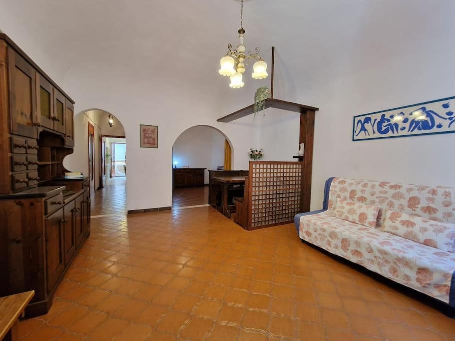Silver Sands Finale Ligure - Traditional Apartment - 4 Beds & Terrace By The Beach Kültér fotó